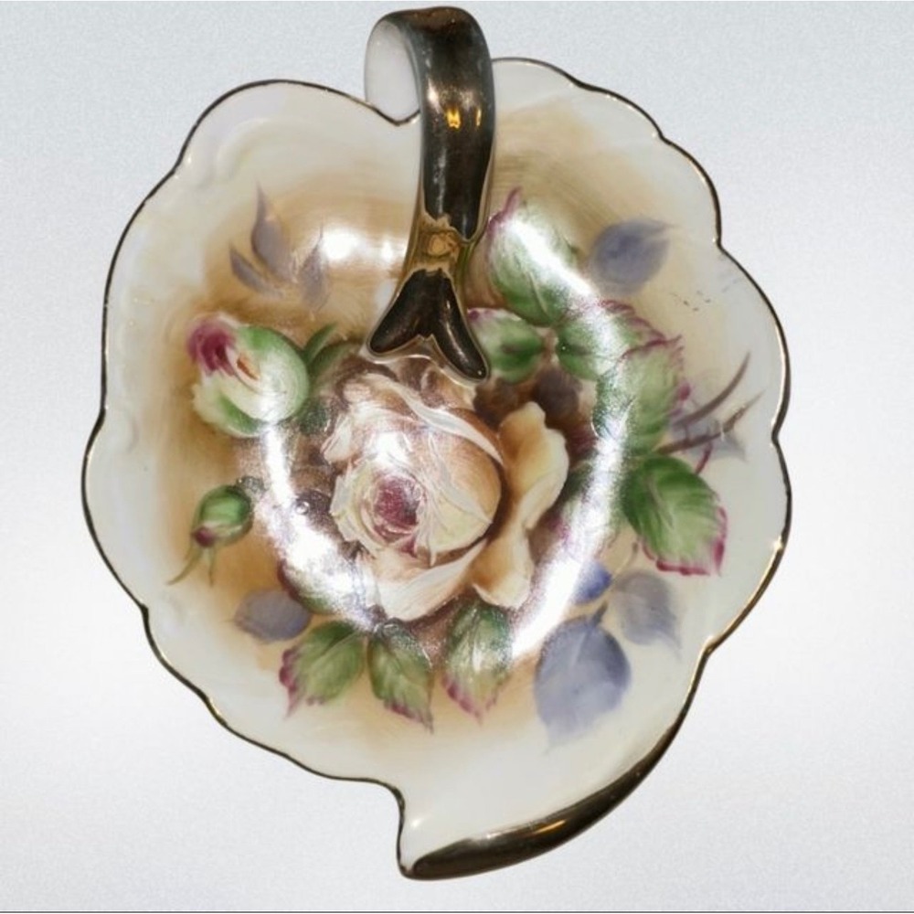 Art‎ Nouveau Style Cabbage Roses Handpainted Dish Nappy Dish Gold Gilding
